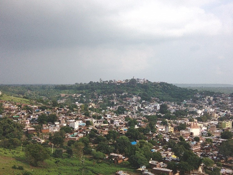 Raghogarh’s settlements spread across hills and plains.